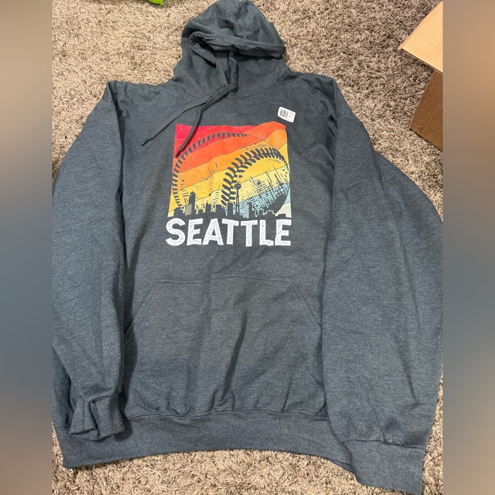 Gildan Gray Sweatshirt Seattle Graphic